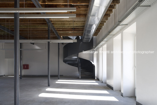 faculdade de artes e arquitectura inês lobo