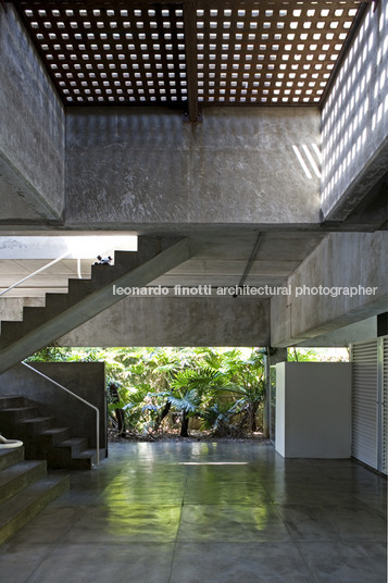 gerassi house Paulo Mendes da Rocha