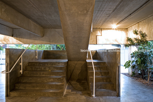 gerassi house Paulo Mendes da Rocha