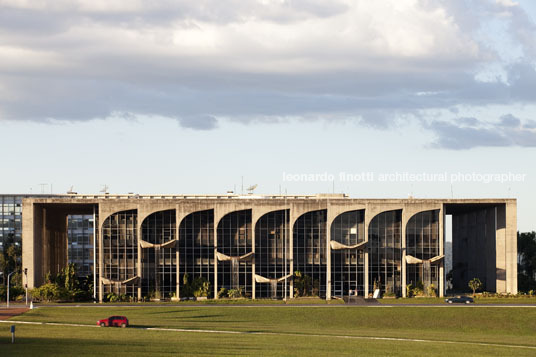 palácio da justiça oscar niemeyer