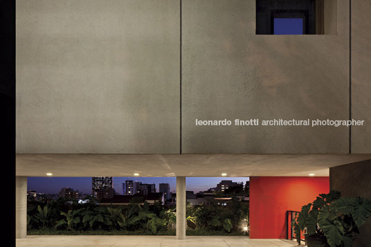 w 305 isay weinfeld