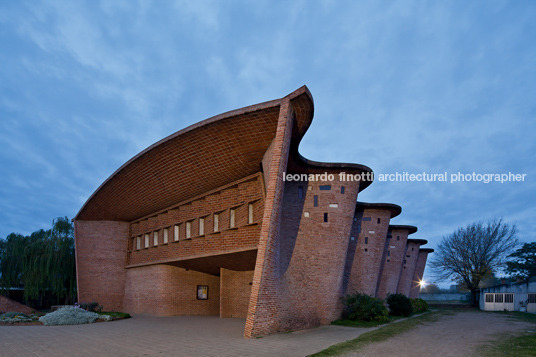 cristo obrero church eladio dieste