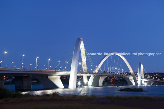 juscelino kubitschek bridge alexandre chan