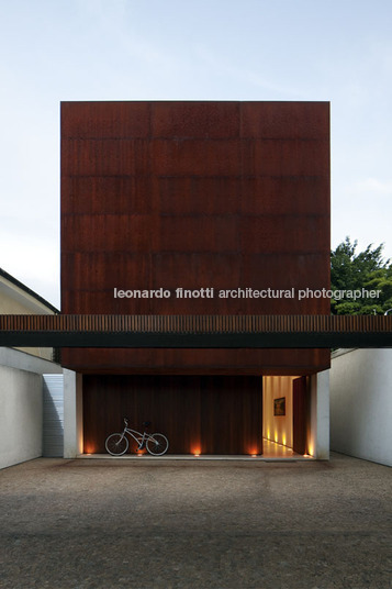 corten house marcio kogan