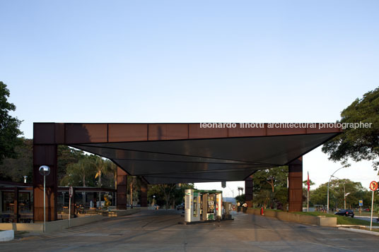 gas station at unb campus matheus gorovitz