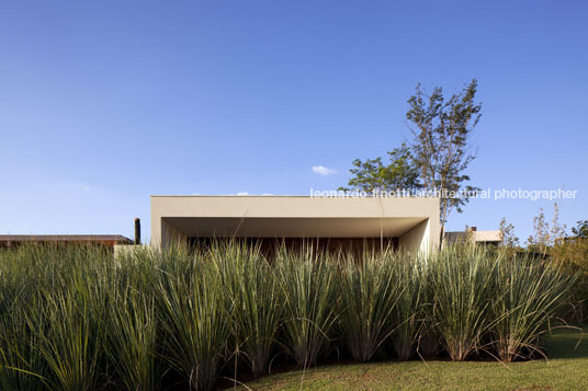 residência jsfn - quinta da baroneza gui mattos