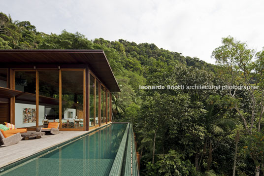 casa amb - taguaíba bernardes+jacobsen