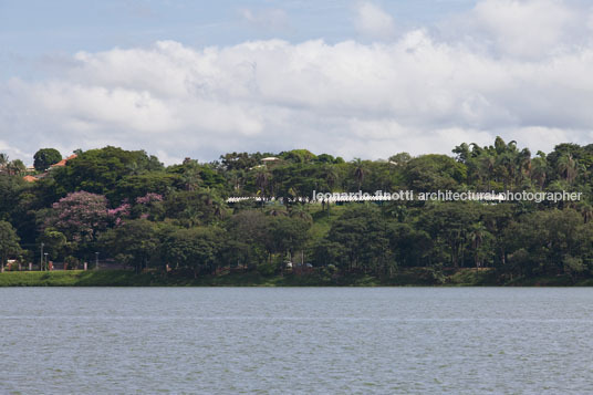 pampulha yacht club (pic) oscar niemeyer