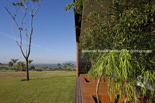 casa bv - fazenda boa vista bernardes+jacobsen