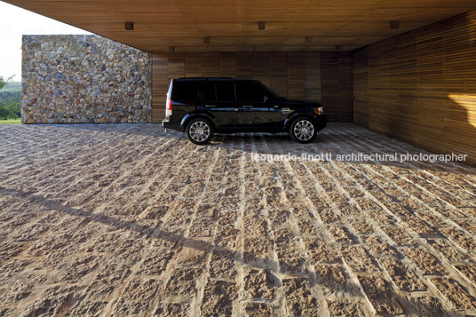 casa bv - fazenda boa vista bernardes+jacobsen