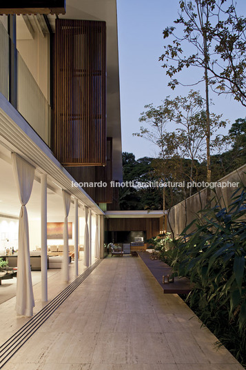 casa maa bernardes+jacobsen