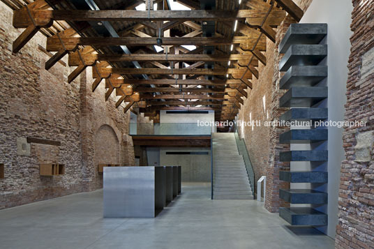 punta della dogana museum tadao ando