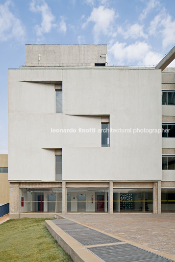 posead headquarter domo arquitetos associados