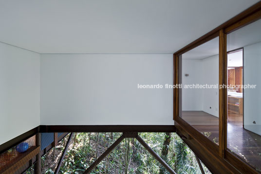 casa rhg - são pedro bernardes arquitetura