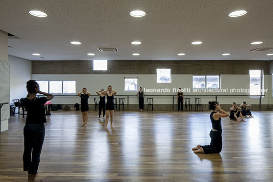 praça das artes brasil arquitetura