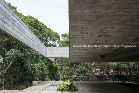 casa guarapiranga paulo mendes da rocha