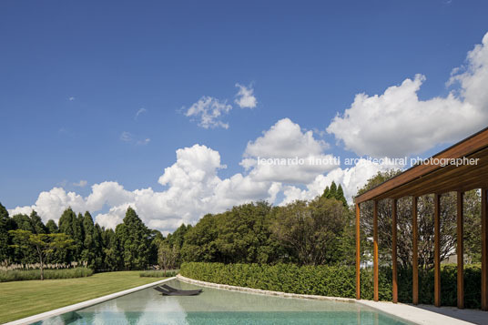 casa gcp - fazenda boa vista bernardes arquitetura