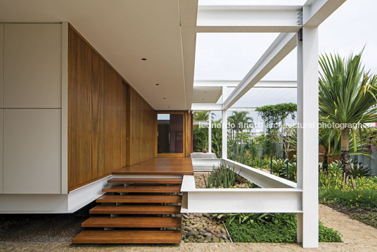 casa aa bernardes arquitetura