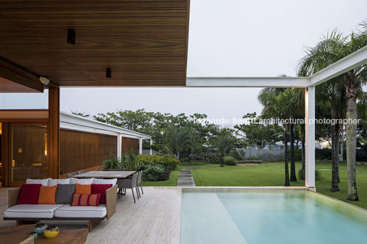 casa aa bernardes arquitetura