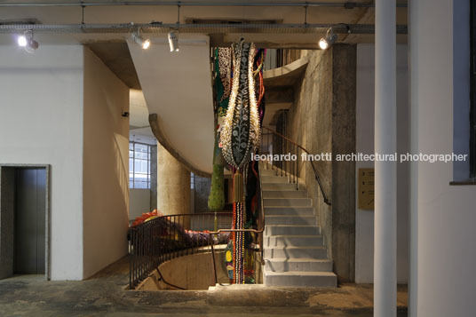 casa triângulo no pivô metro arquitetos