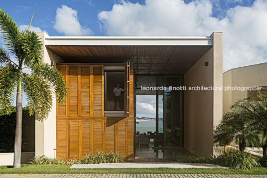 casa ra bernardes arquitetura