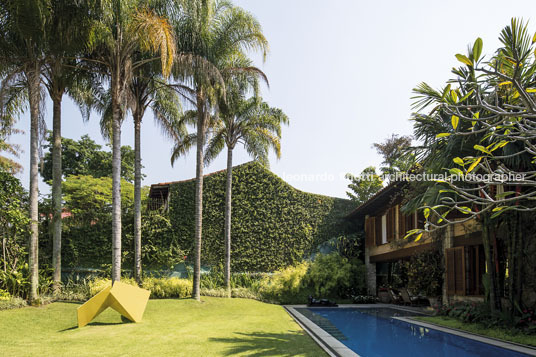 casa jb & mc bernardes+jacobsen