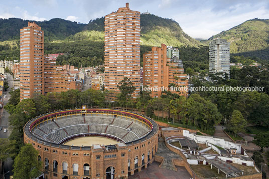 torres del parque rogelio salmona