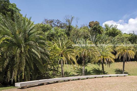 galeria praça - inhotim paulo orsini