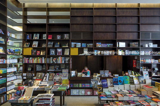 livraria da vila 2 - cidade jardim isay weinfeld