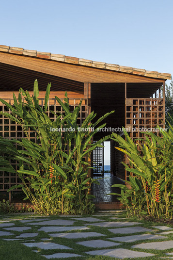 casa jca bernardes arquitetura