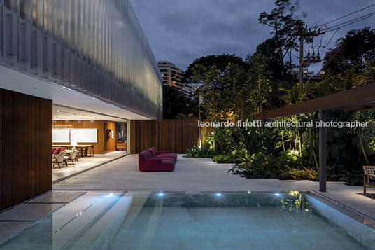 casa jzl bernardes arquitetura