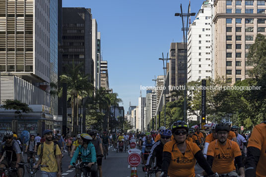 paulista ave several authors