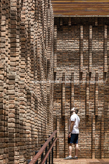 galeria claudia andujar - inhotim arquitetos associados