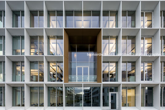 emmi-main office and apartment complex rüssli architekten