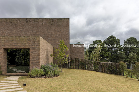 casa hey isay weinfeld