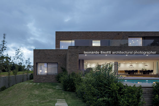 casa hey isay weinfeld