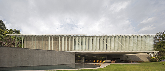 casa triângulo bernardes arquitetura