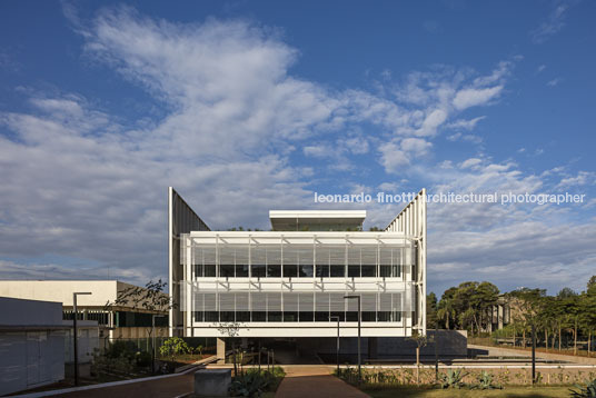 cnm mira arquitetos