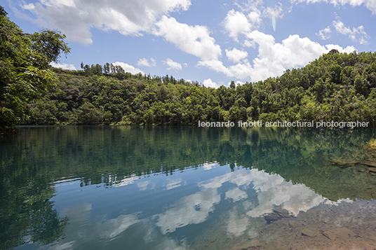 vila serra do navio oswaldo bratke