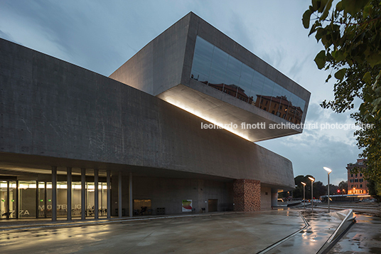 maxxi museum zaha hadid