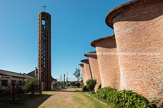 cristo obrero church eladio dieste