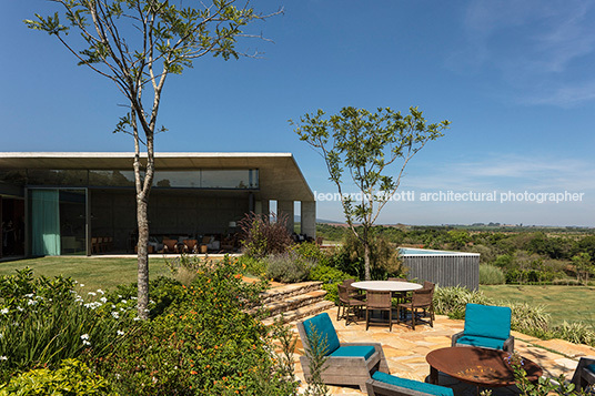 casa origami - fazenda boa vista bernardes arquitetura