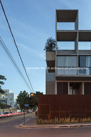 ouro preto studios arquitetos associados