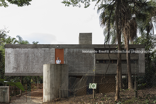 nadyr de oliveira residence carlos barjas millan