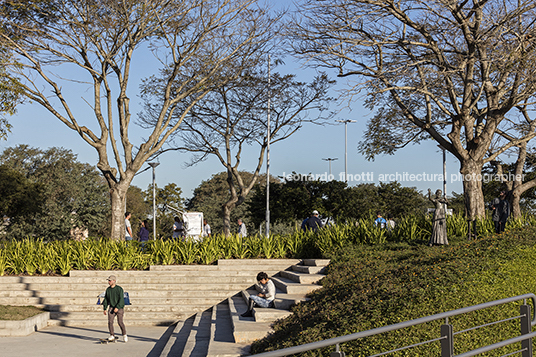 parque urbano da orla de guaíba jaime lerner