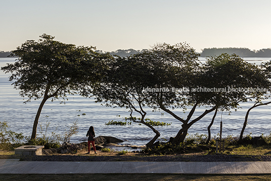 parque urbano da orla de guaíba jaime lerner