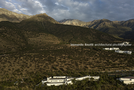 universidad adolfo ibañez - edificio b-campus peñalolen josé cruz ovalle