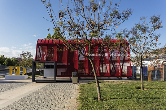 red pavilion sarovic plaut arquitectos