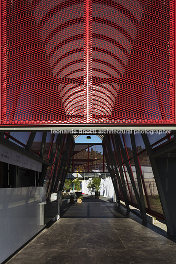 red pavilion sarovic plaut arquitectos