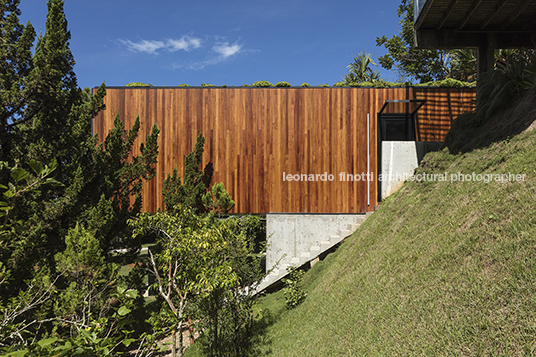 casa verde at felissimo jobim carlevaro arquitetos